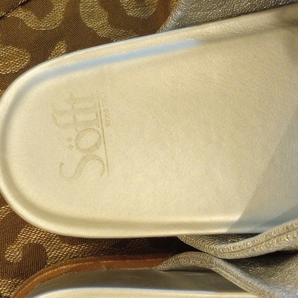 SOFT Sandals - Picture 3 of 6